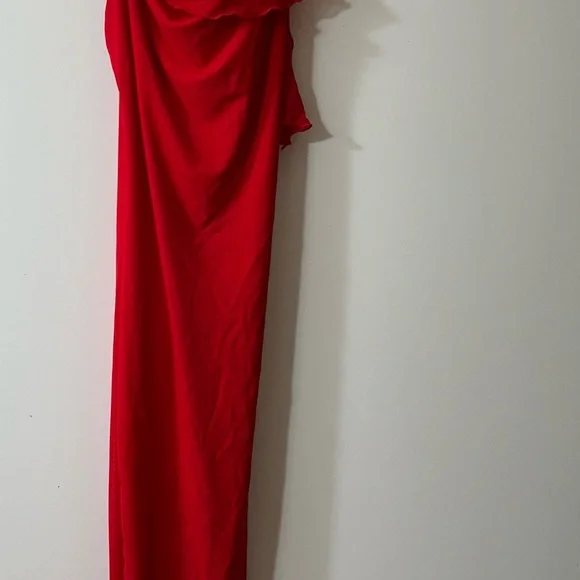 Beautiful midi red dress! - Picture 2 of 3